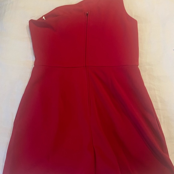 Red one shoulder romper - Picture 2 of 3